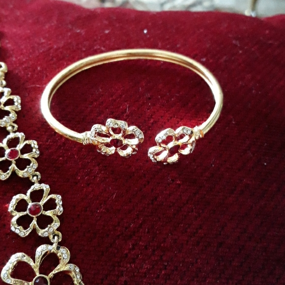 Necklace , Bracelet. - Picture 5 of 8